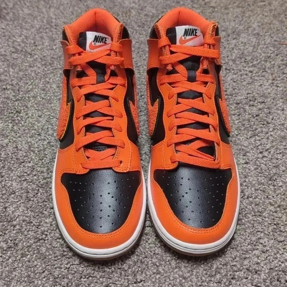 Nike Dunk High Retro University - Picture 2 of 7